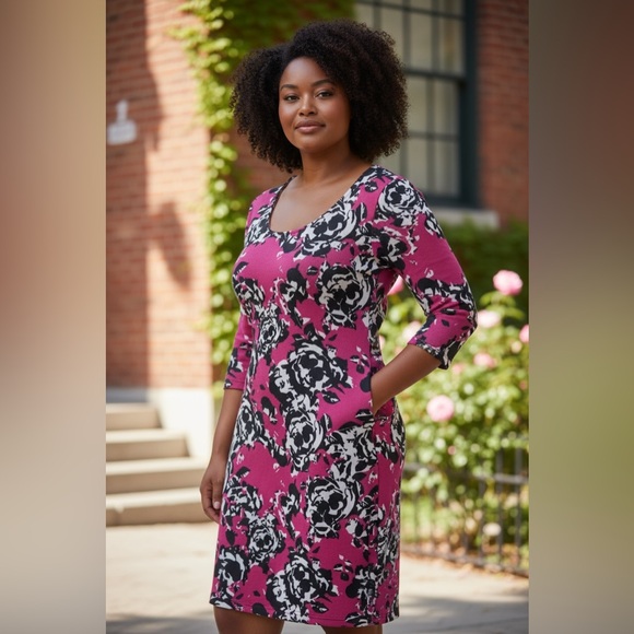 Scoop Neck  ¾-Sleeve Bodycon Mini Dress - Picture 2 of 7